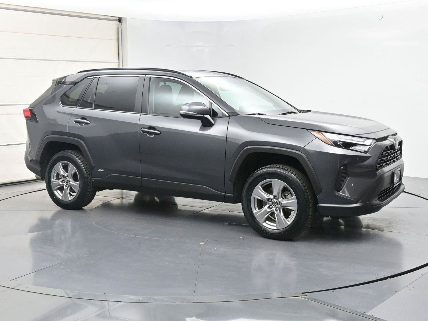 Used 2025 Toyota RAV4 XLE w/ Convenience Package AWD/4WD image 7