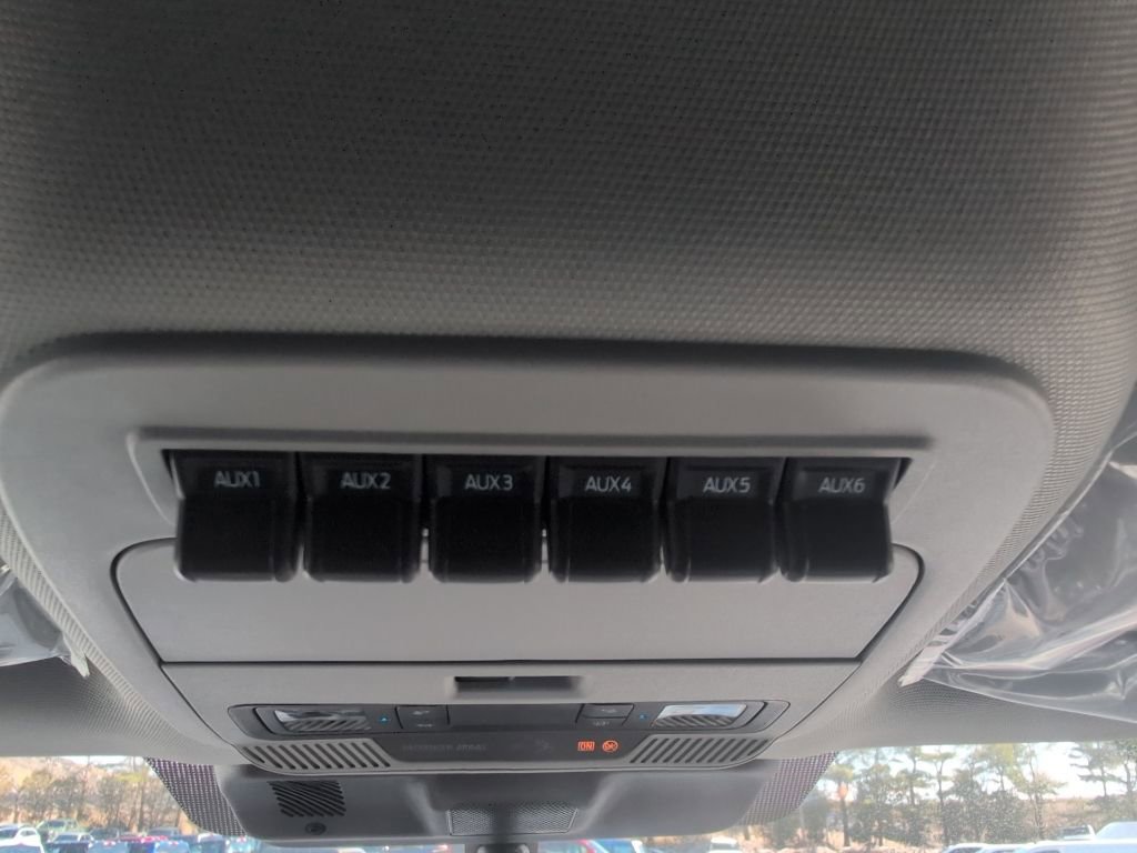 New 2026 Ford F550 4x4 Supercab Super Duty image 24