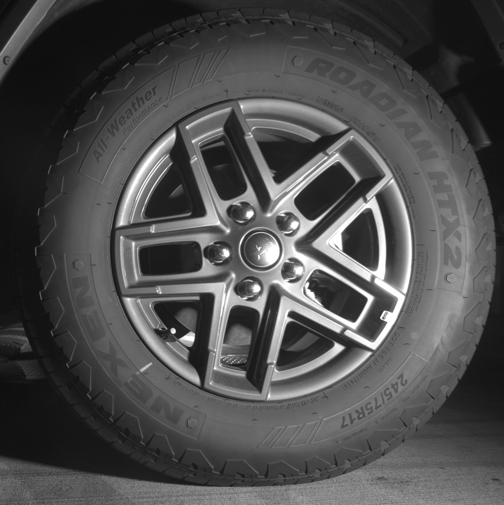 Used 2025 Jeep Wrangler Sport S image 14