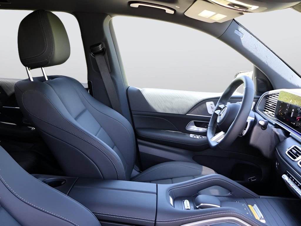 Certified 2025 Mercedes-Benz GLS 450 4MATIC image 11