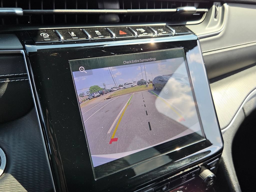 Used 2023 Jeep Grand Cherokee Altitude AWD/4WD image 19