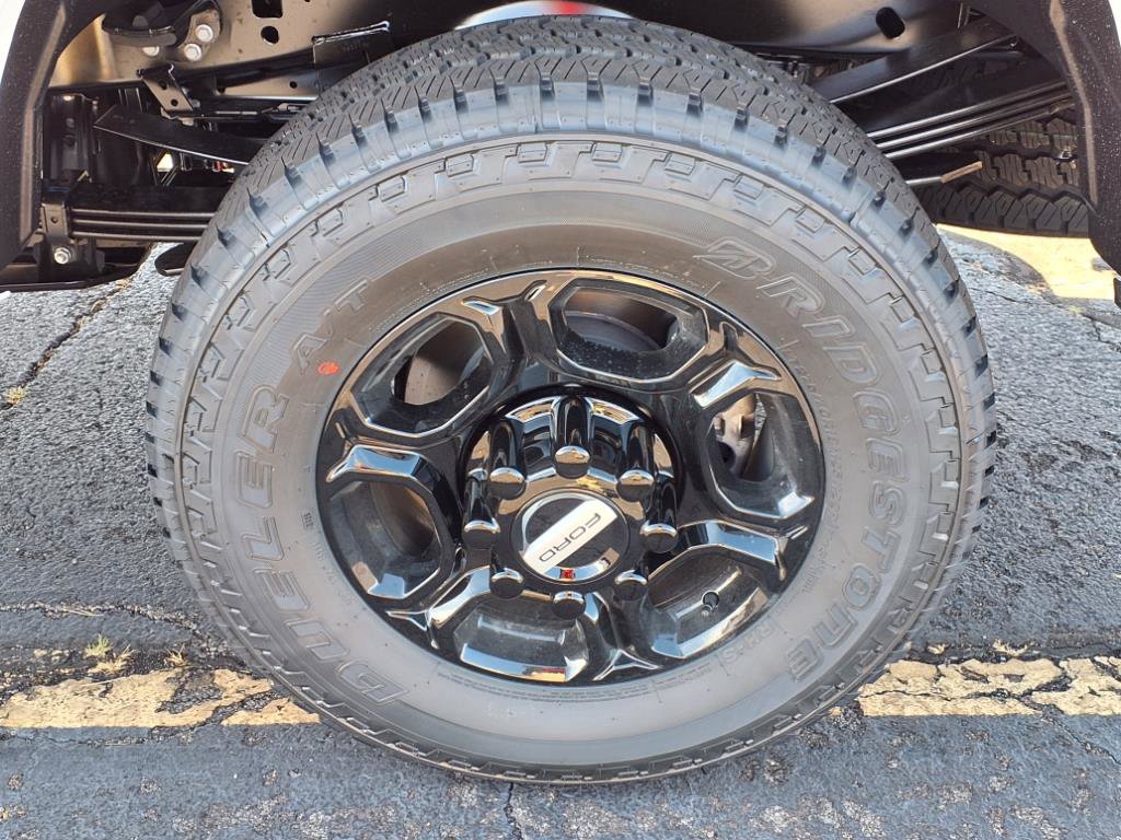 New 2026 Ford F350 4x4 Crew Cab Super Duty image 10