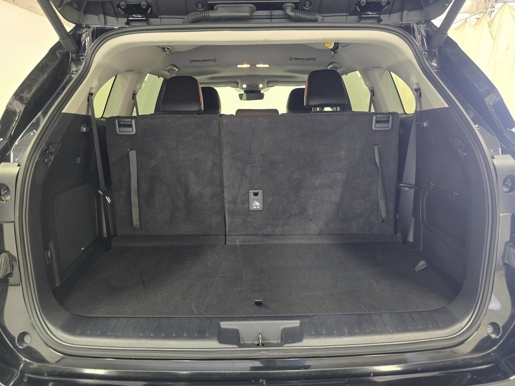 Used 2024 Toyota Highlander Limited image 24