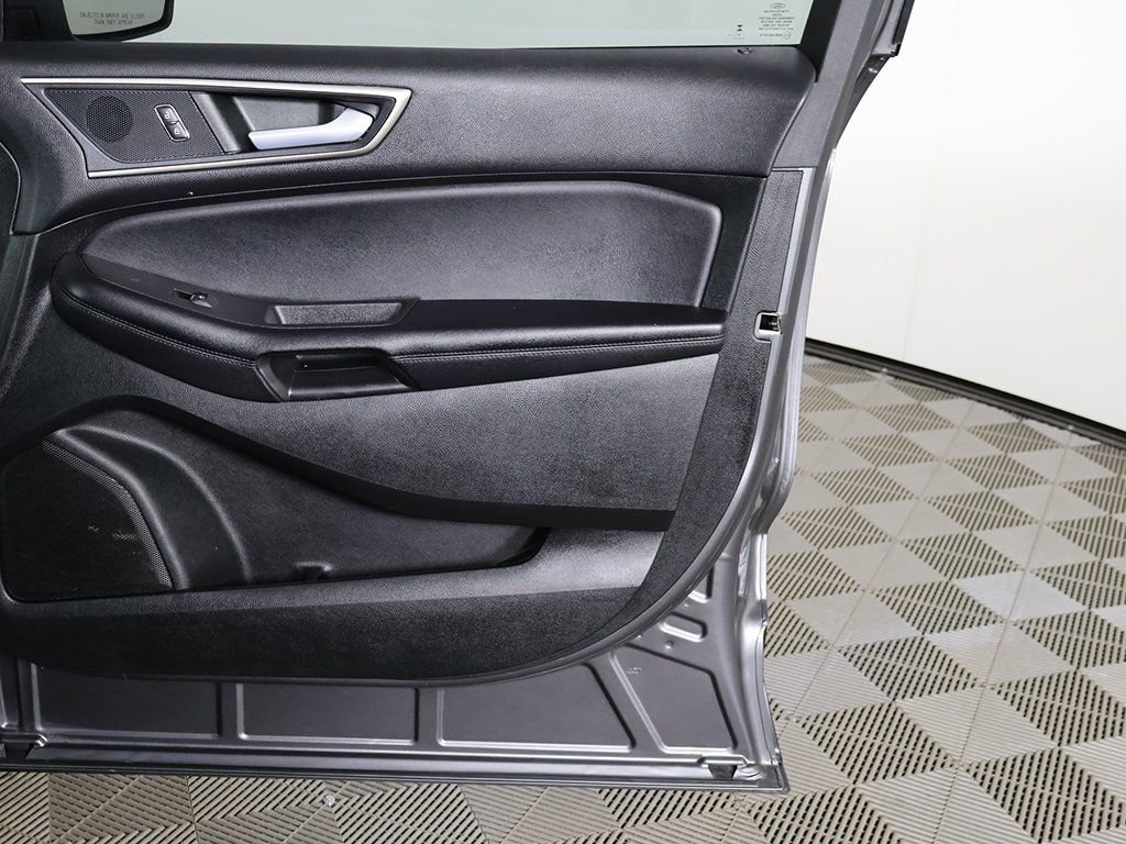 Used 2022 Ford Edge SEL w/ Convenience Package image 19