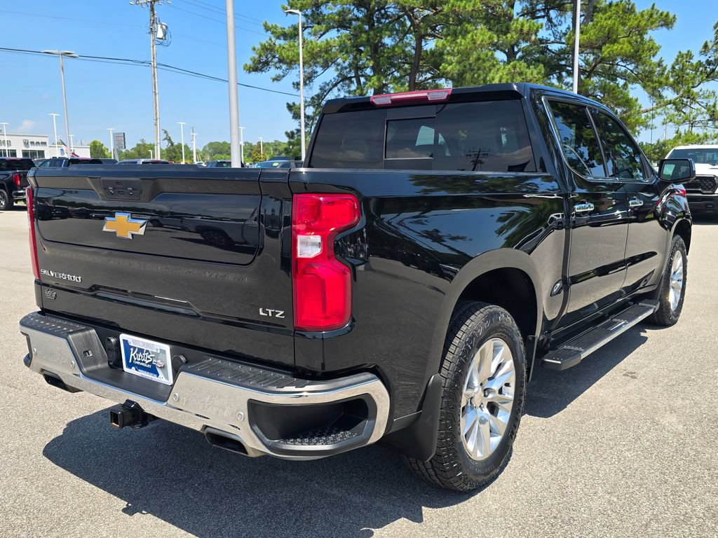 Certified 2022 Chevrolet Silverado 1500 LTZ w/ Safety Package II AWD/4WD image 5