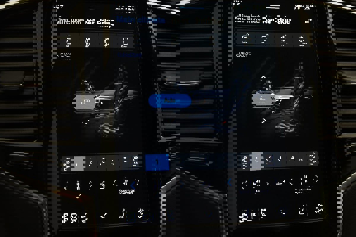 Used 2024 Volvo XC90 T8 Ultimate w/ Protection Package Premier image 34