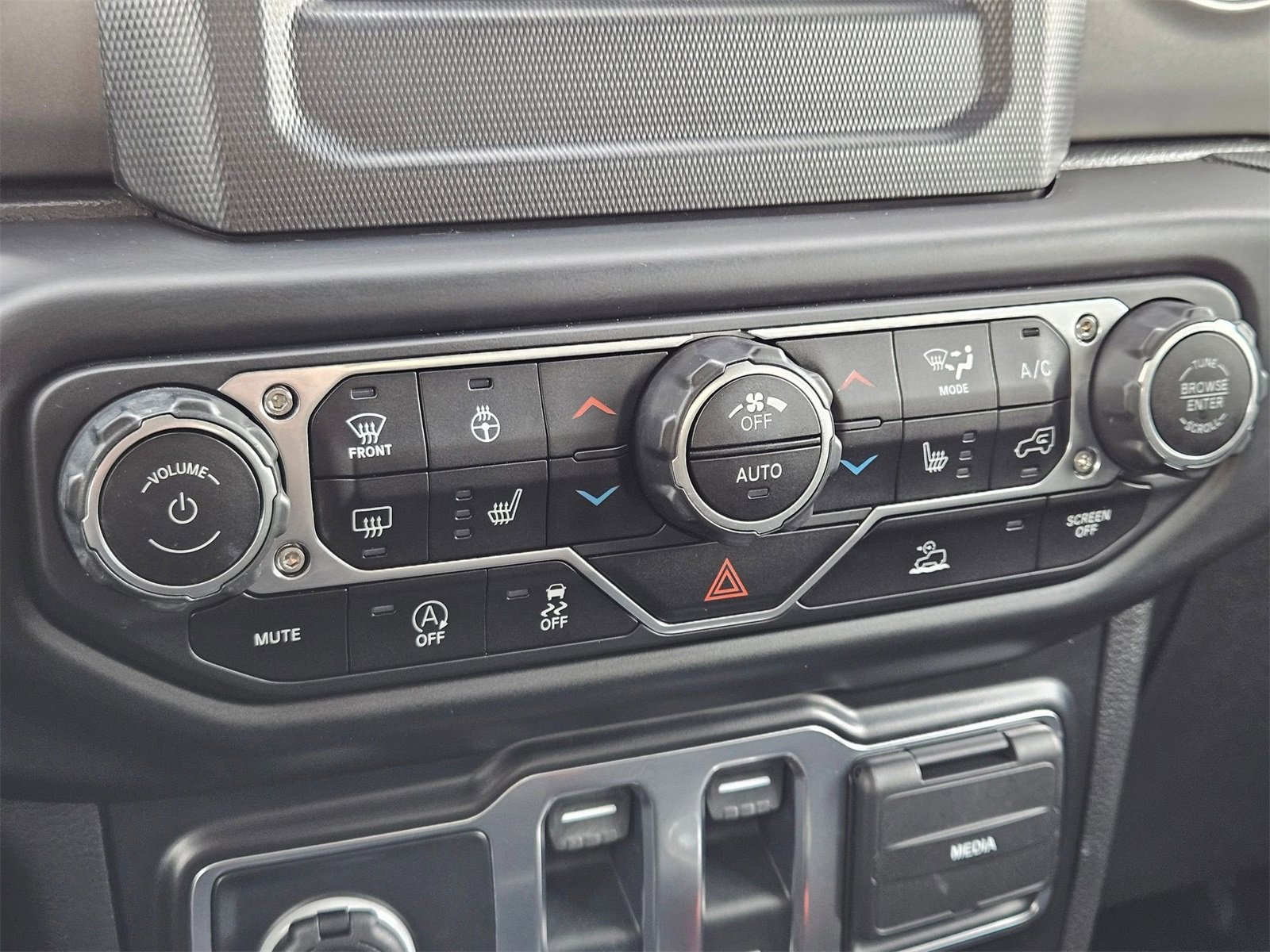 Used 2022 Jeep Wrangler Sport image 18