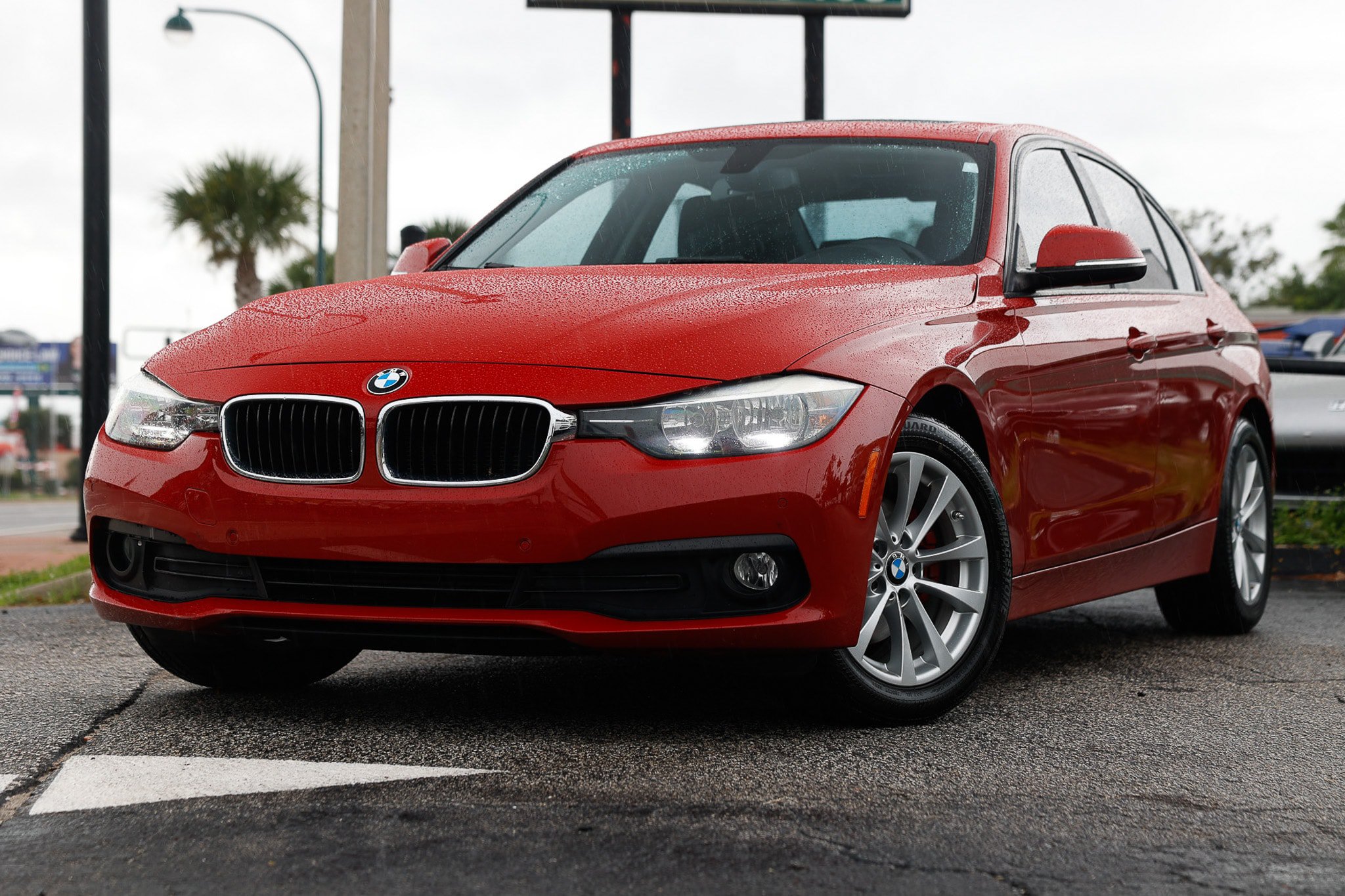 Used 2017 BMW 320i xDrive Sedan AWD/4WD image 1
