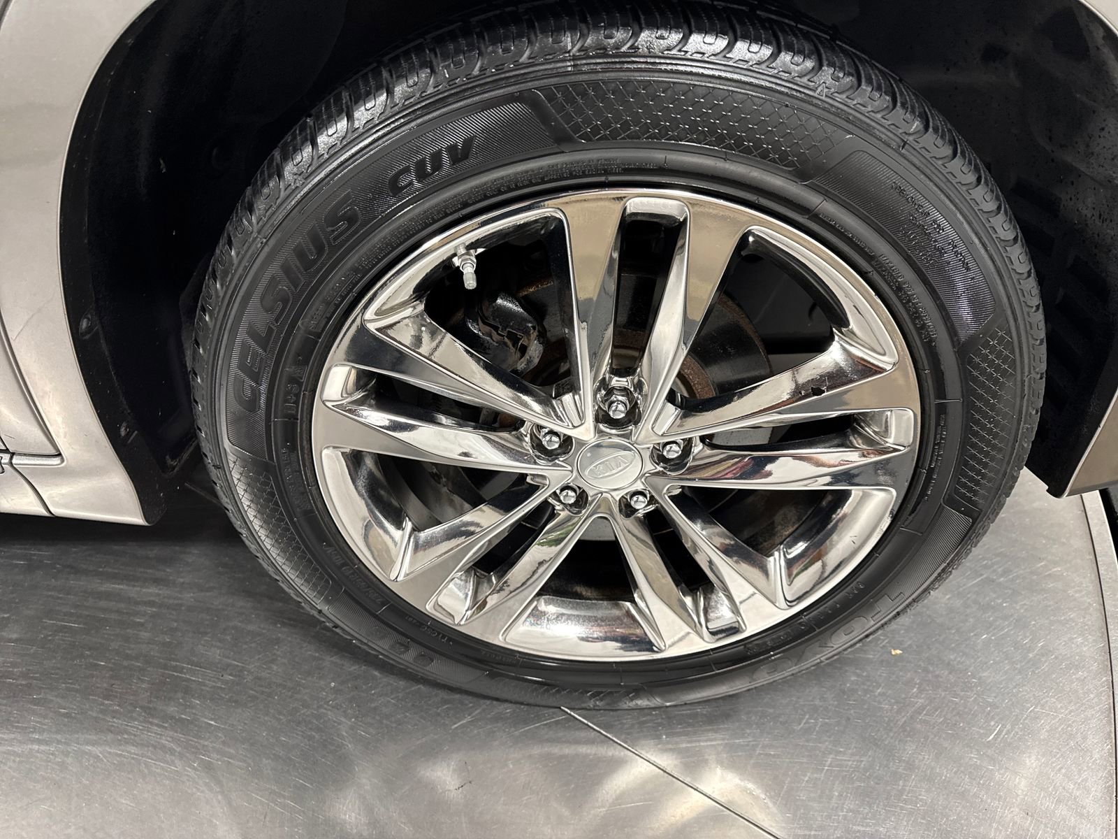 Used 2014 Kia Sorento SX w/ 3rd Row Package FWD image 14