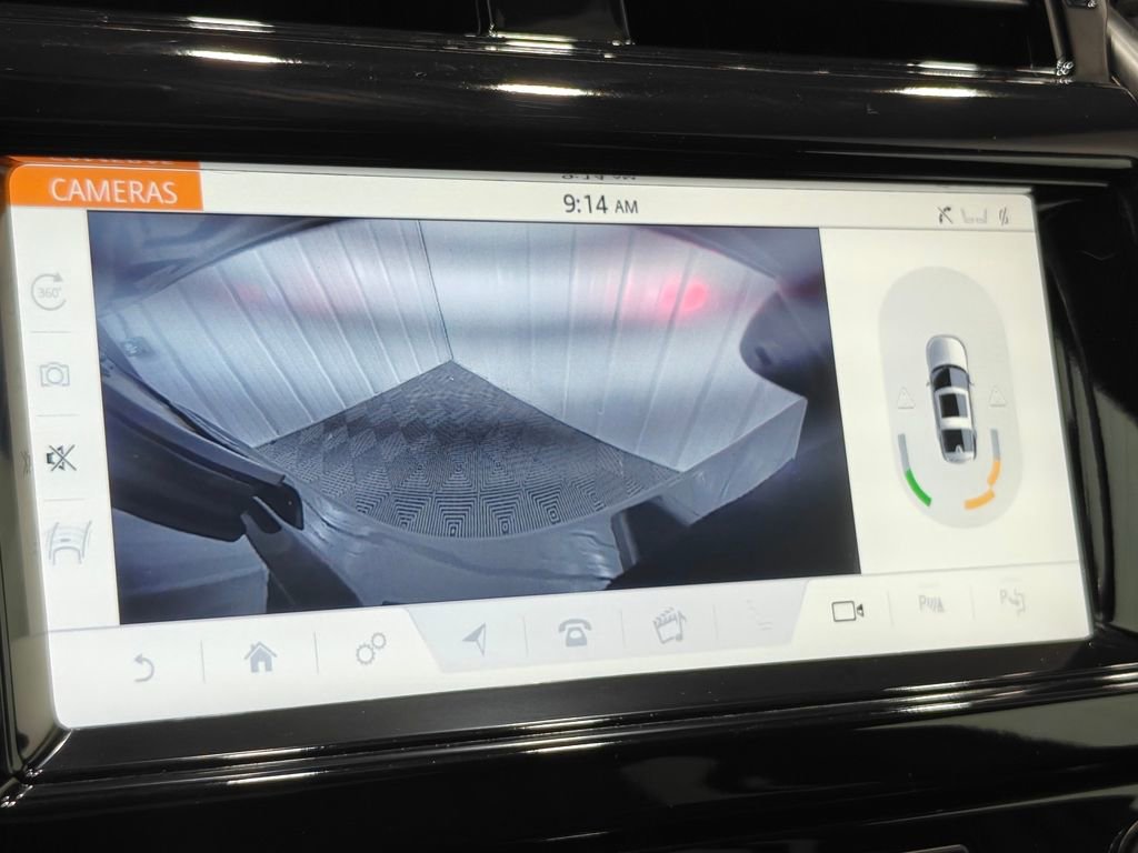 Used 2020 Land Rover Discovery HSE Luxury image 65