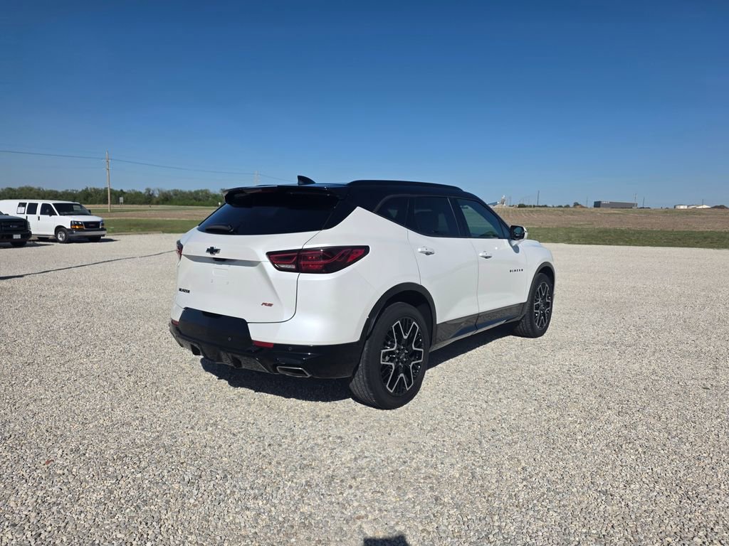 Used 2023 Chevrolet Blazer RS w/ Driver Confidence II Package FWD image 3