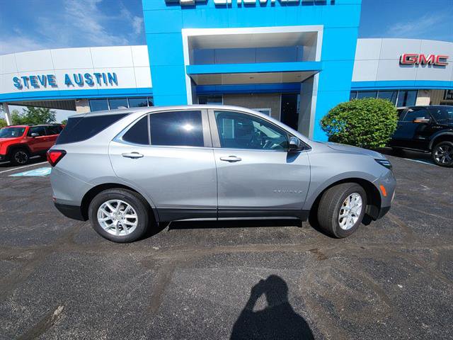 Used 2024 Chevrolet Equinox LT FWD image 3