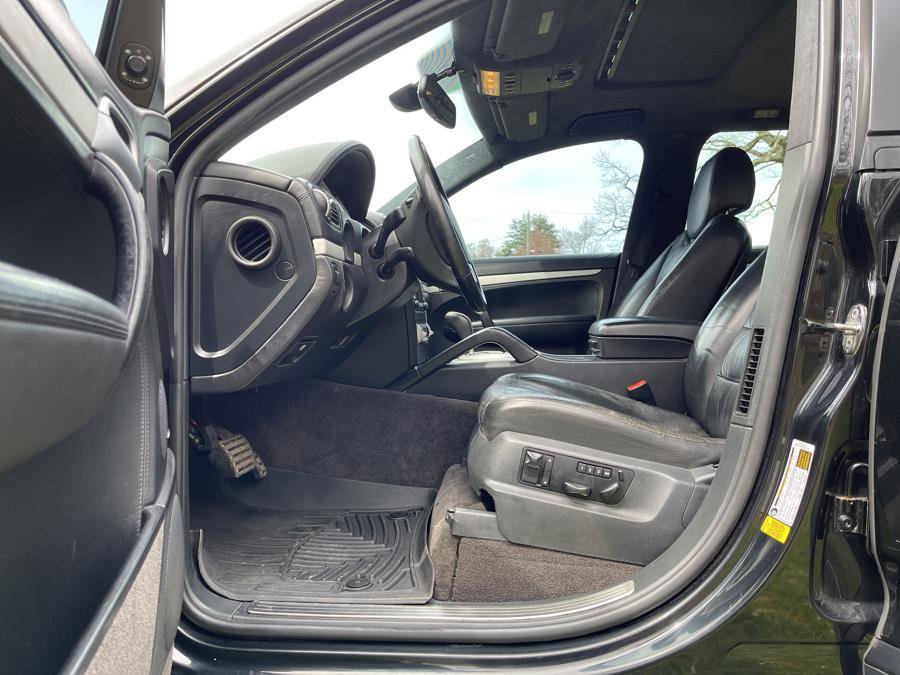 Used 2008 Porsche Cayenne Turbo image 29