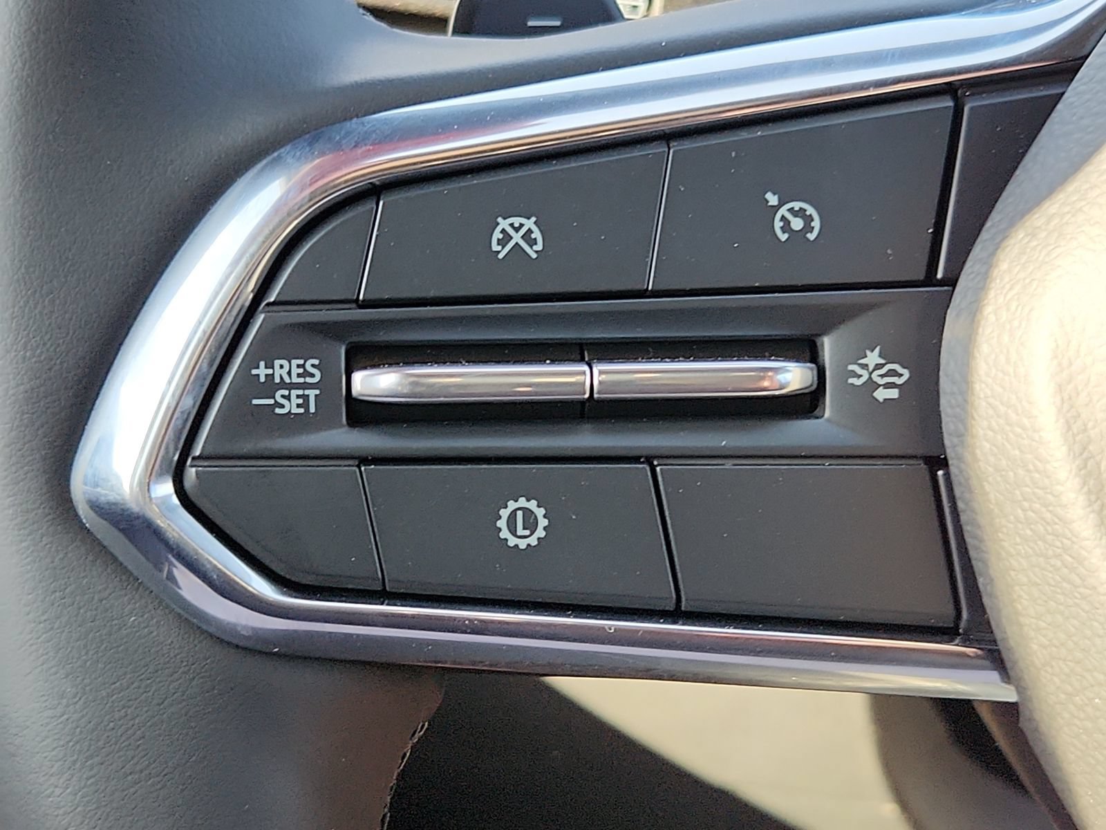 New 2027 Chevrolet Equinox LT w/ Safety and Technology Package FWD image 13