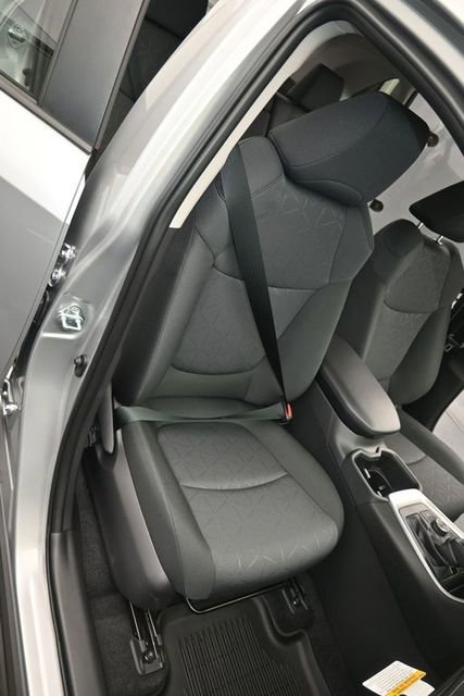 Used 2025 Toyota RAV4 XLE image 15