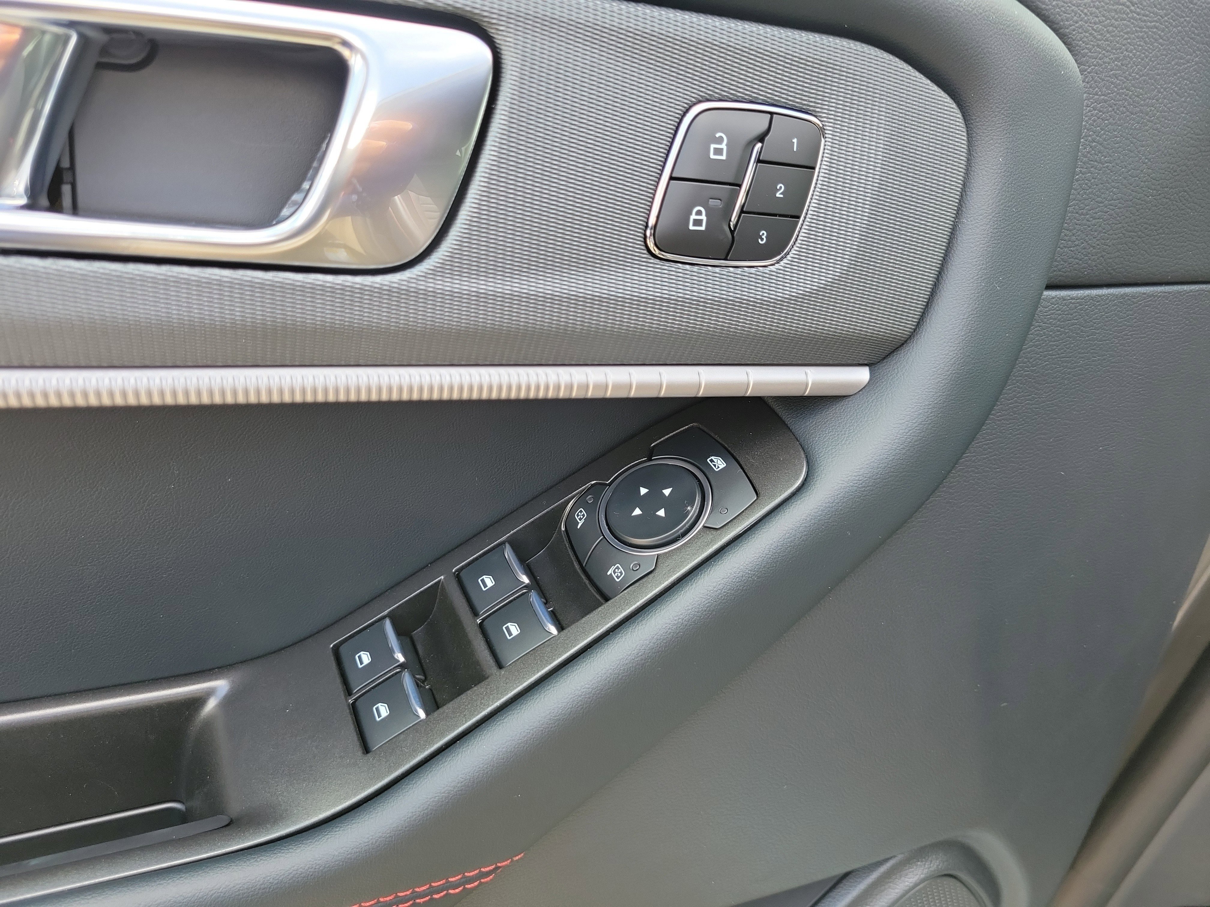 New 2026 Ford Explorer ST-Line w/ ST-Line Street Pack RWD image 14