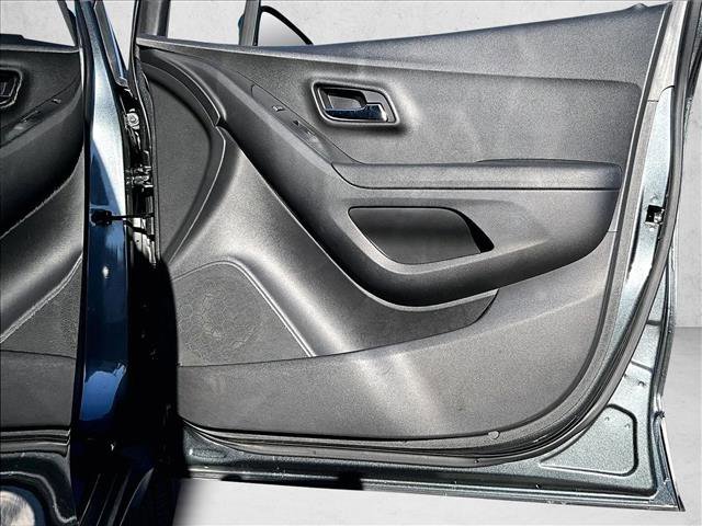 Used 2020 Chevrolet Trax LS image 19