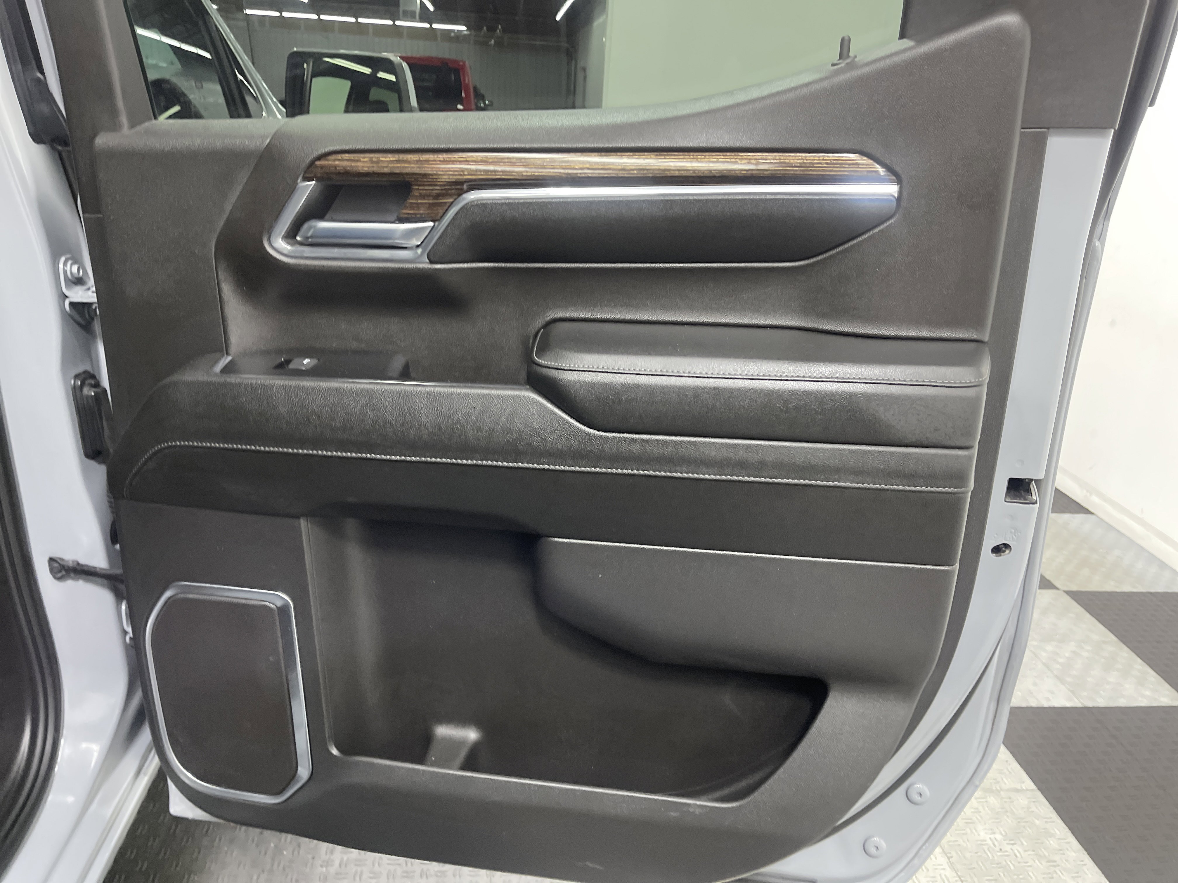 Used 2024 GMC Sierra 1500 SLE AWD/4WD image 18