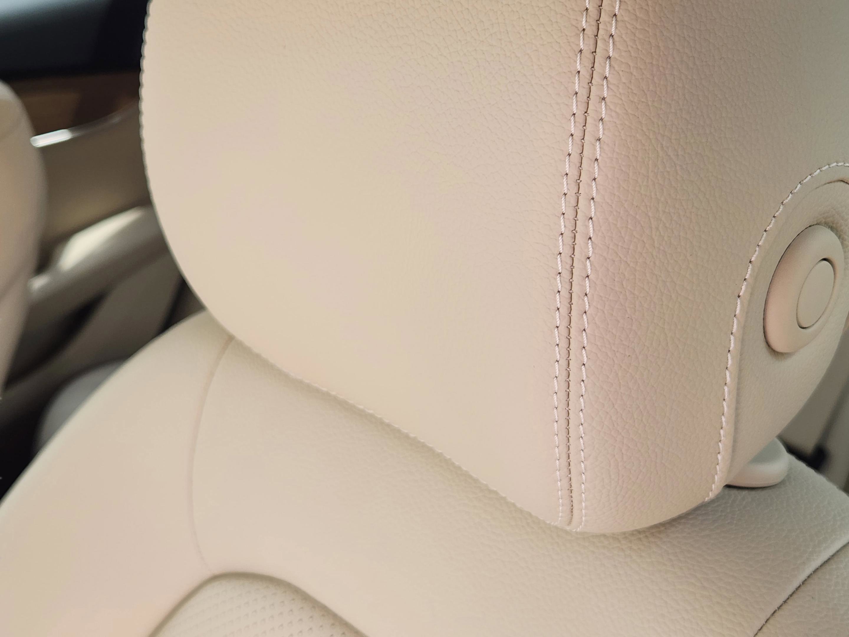 Used 2018 Mercedes-Benz GLC 300 4MATIC image 8
