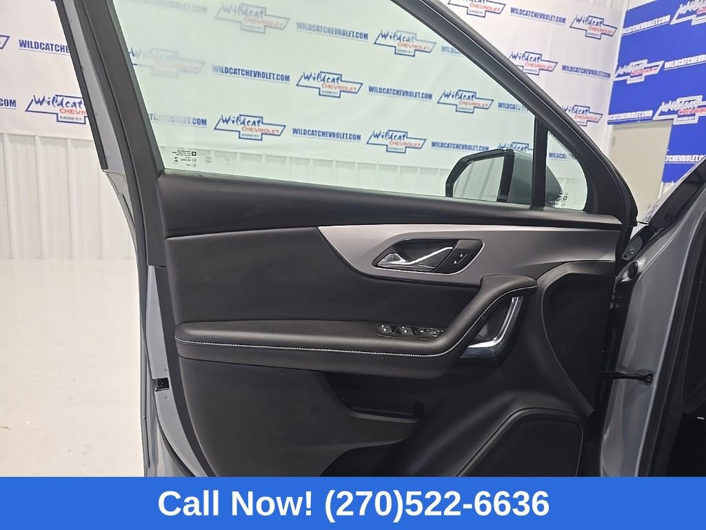 Used 2025 Chevrolet Blazer LT image 12