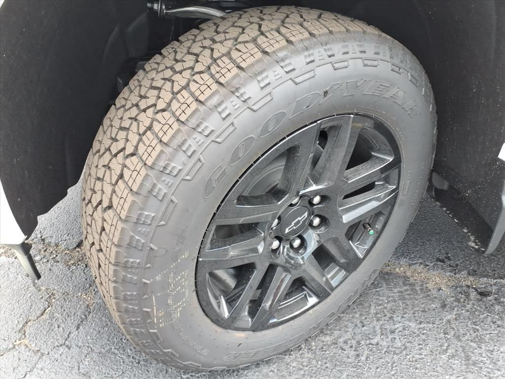 New 2026 Chevrolet Silverado 1500 Custom AWD/4WD image 16