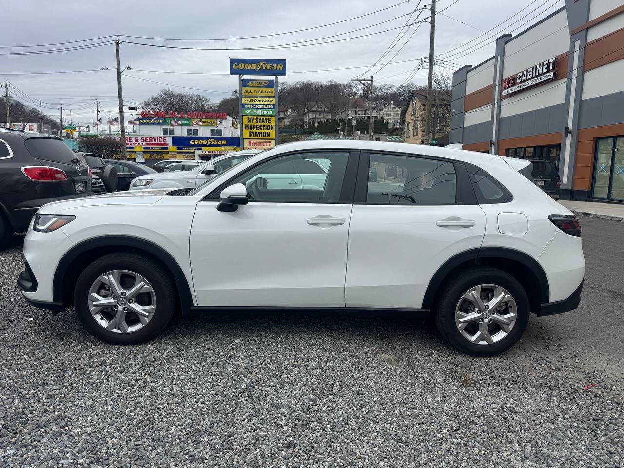 Used 2025 Honda HR-V LX image 8