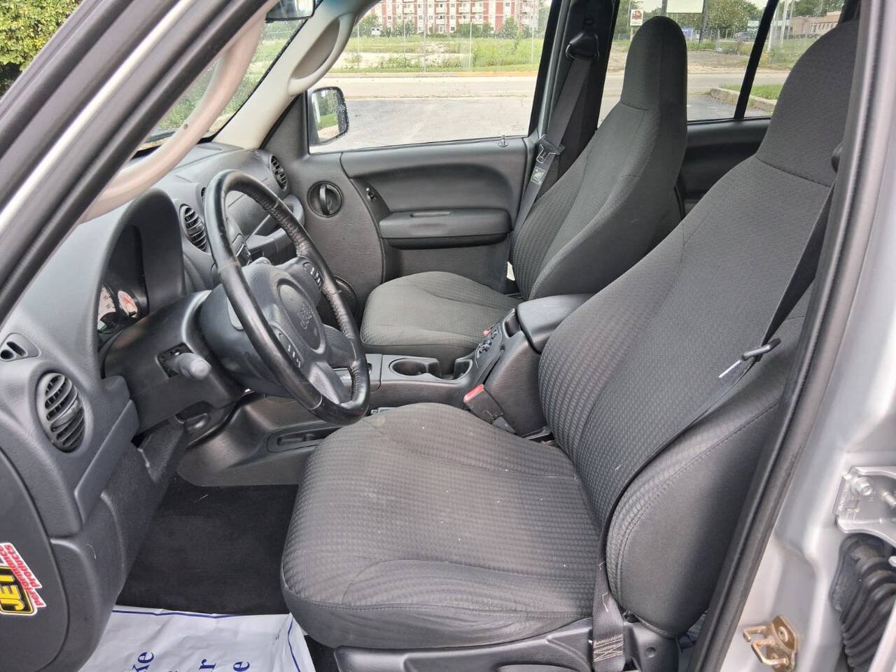 Used 2004 Jeep Liberty Sport w/ PWR Convenience Group RWD image 11