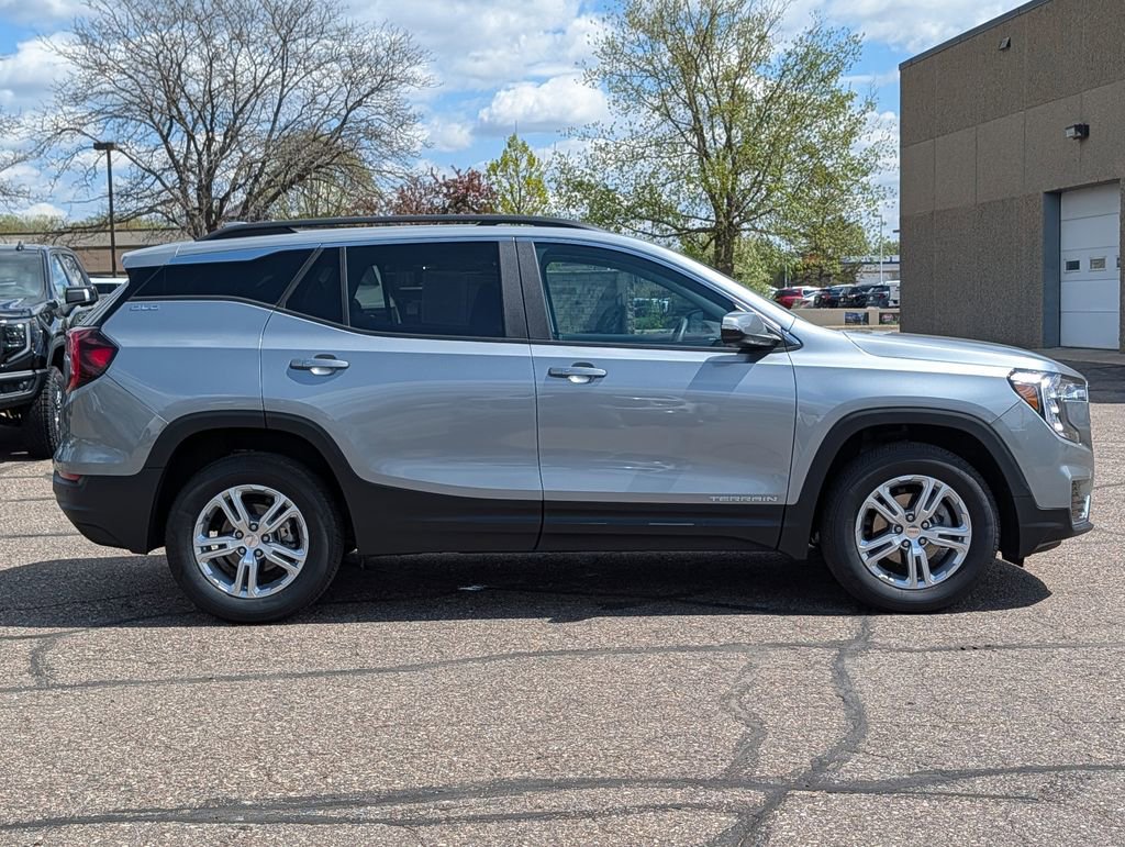 Used 2023 GMC Terrain SLE w/ Driver Convenience Package AWD/4WD image 14