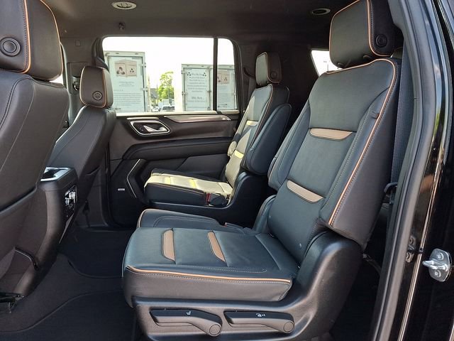 Used 2024 GMC Yukon XL AT4 w/ Technology Package AWD/4WD image 14