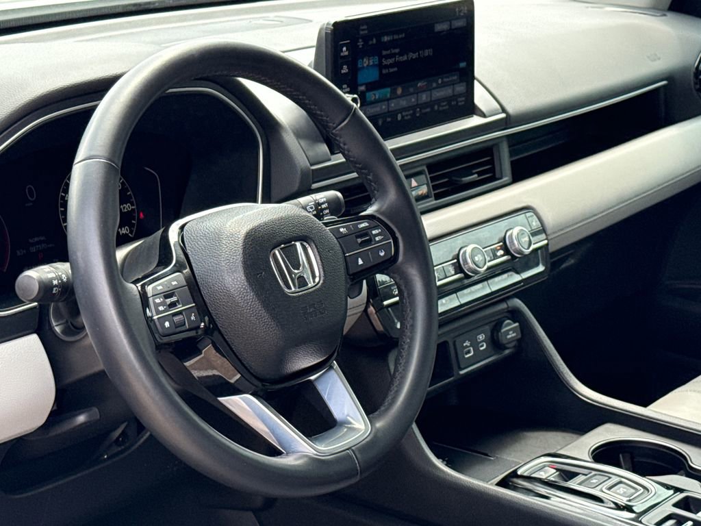 Used 2023 Honda Pilot EX-L image 17