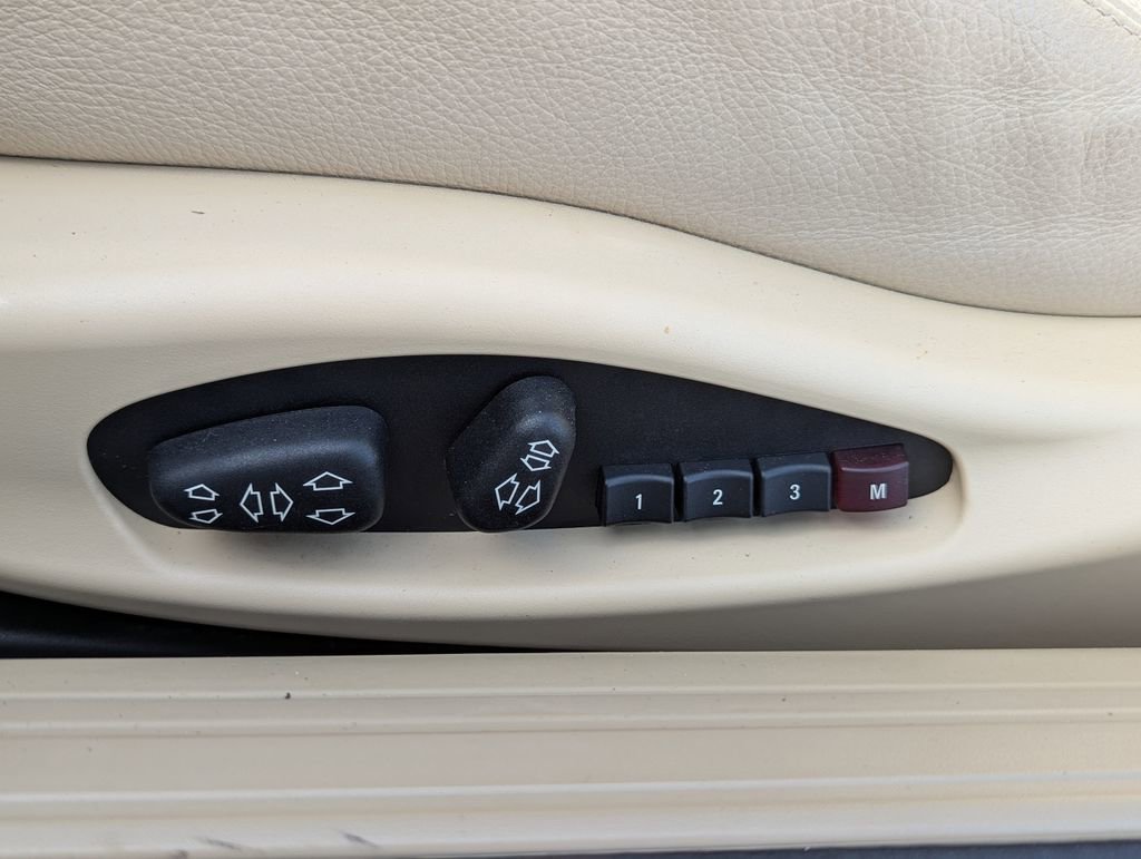 Used 2007 BMW 650i Convertible image 21