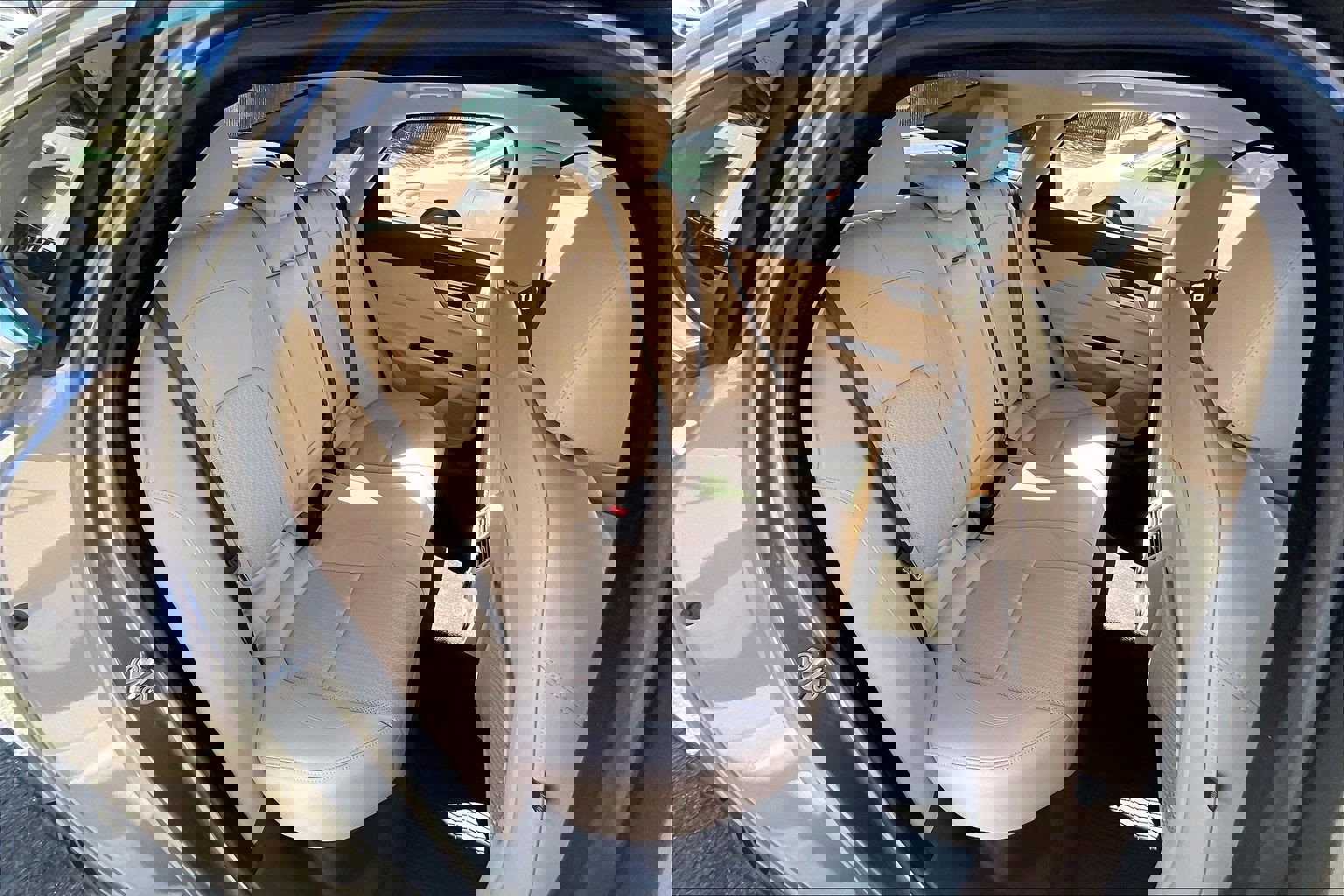 Used 2017 Jaguar XF Prestige image 26