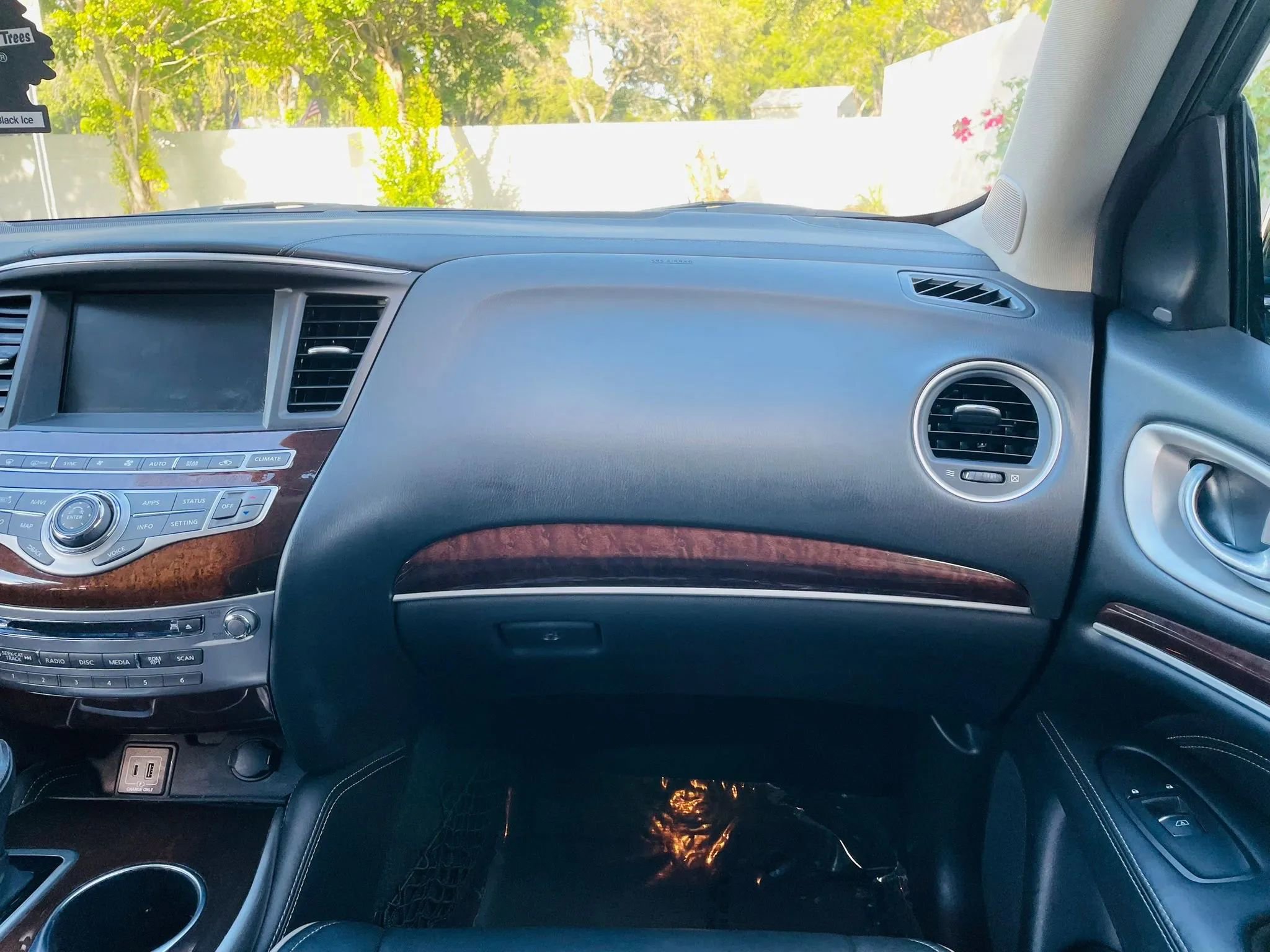 Used 2020 INFINITI QX60 Luxe w/ Sensory Package AWD/4WD image 12