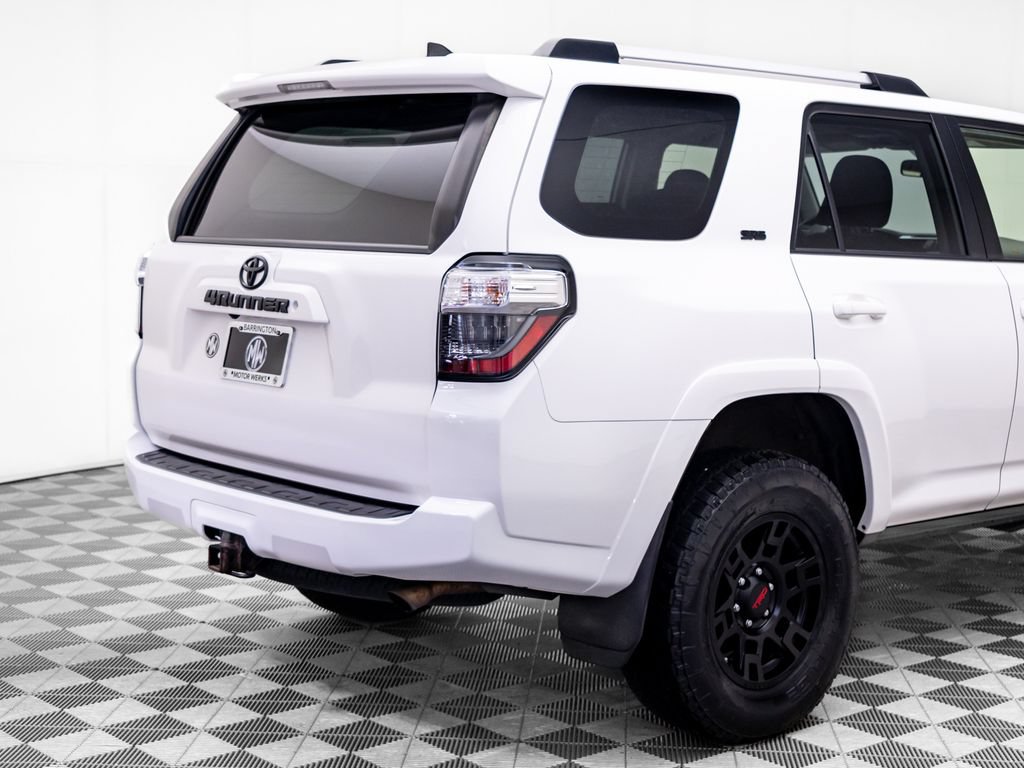 Used 2019 Toyota 4Runner SR5 AWD/4WD image 34
