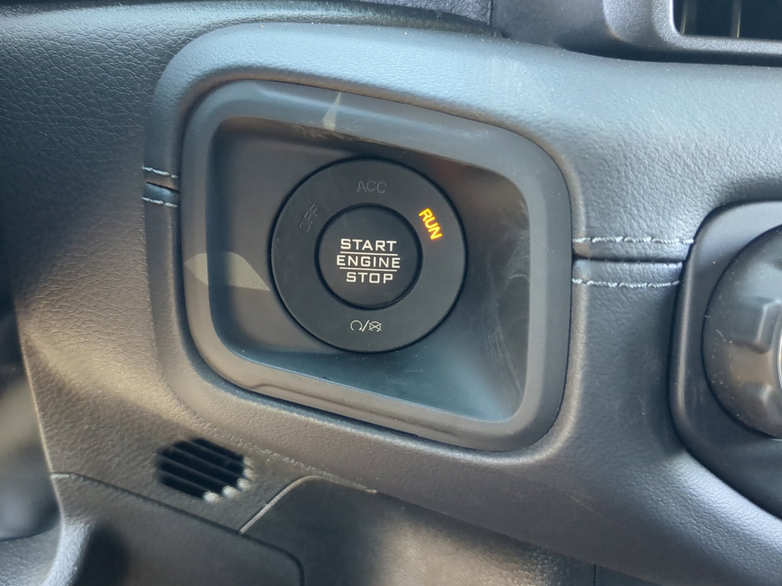 New 2025 Jeep Wrangler Unlimited Rubicon w/ Steel Bumper Group image 30