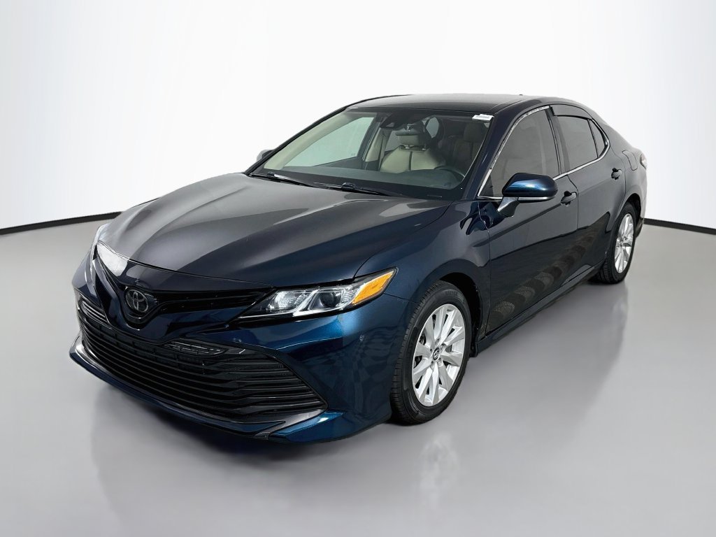 Used 2019 Toyota Camry LE FWD image 4