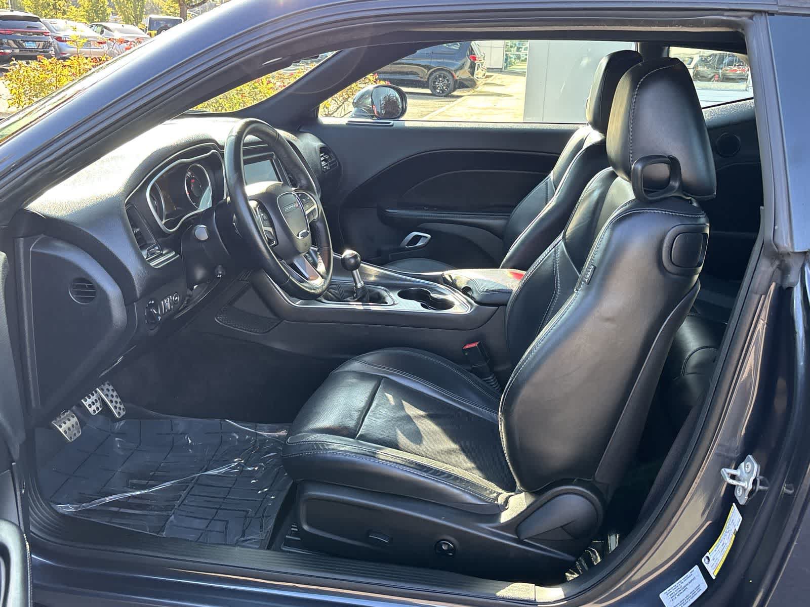 Used 2016 Dodge Challenger R/T Plus RWD image 10
