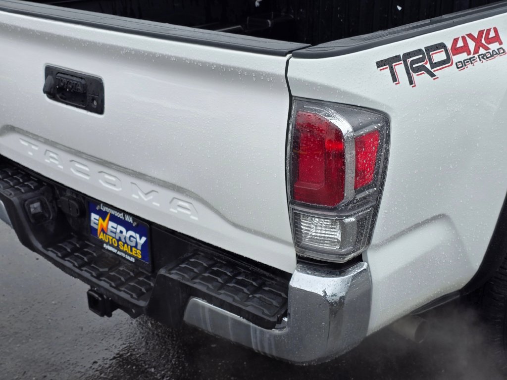 Used 2022 Toyota Tacoma TRD Off-Road AWD/4WD image 13