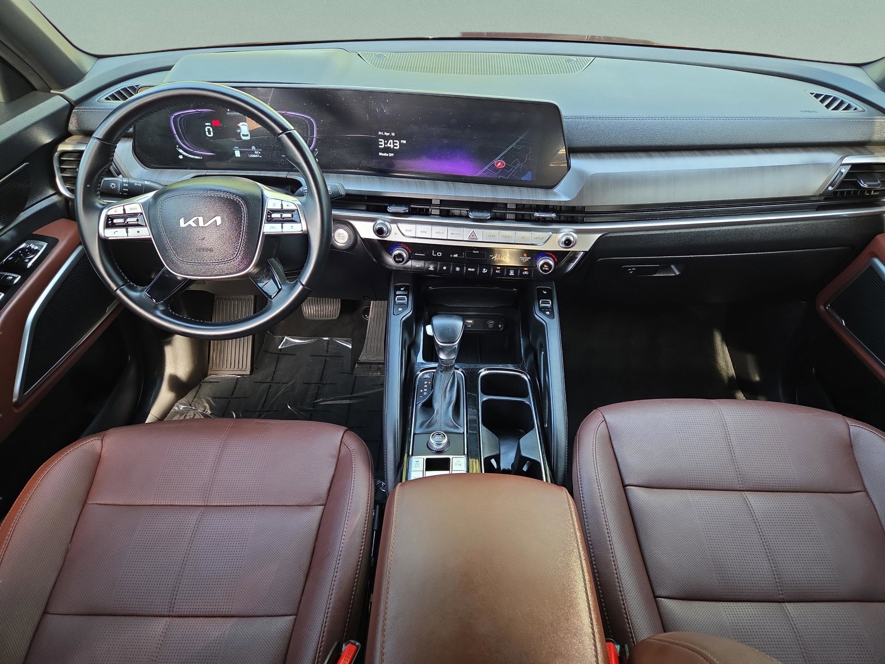 Used 2023 Kia Telluride EX w/ EX Captain's Chair Package image 10