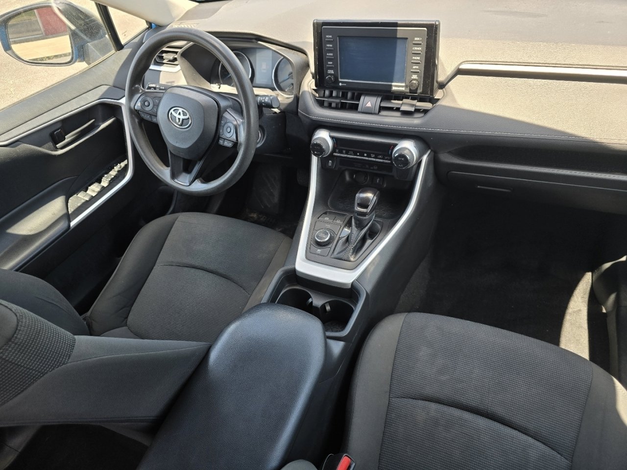 Used 2021 Toyota RAV4 LE AWD/4WD image 20
