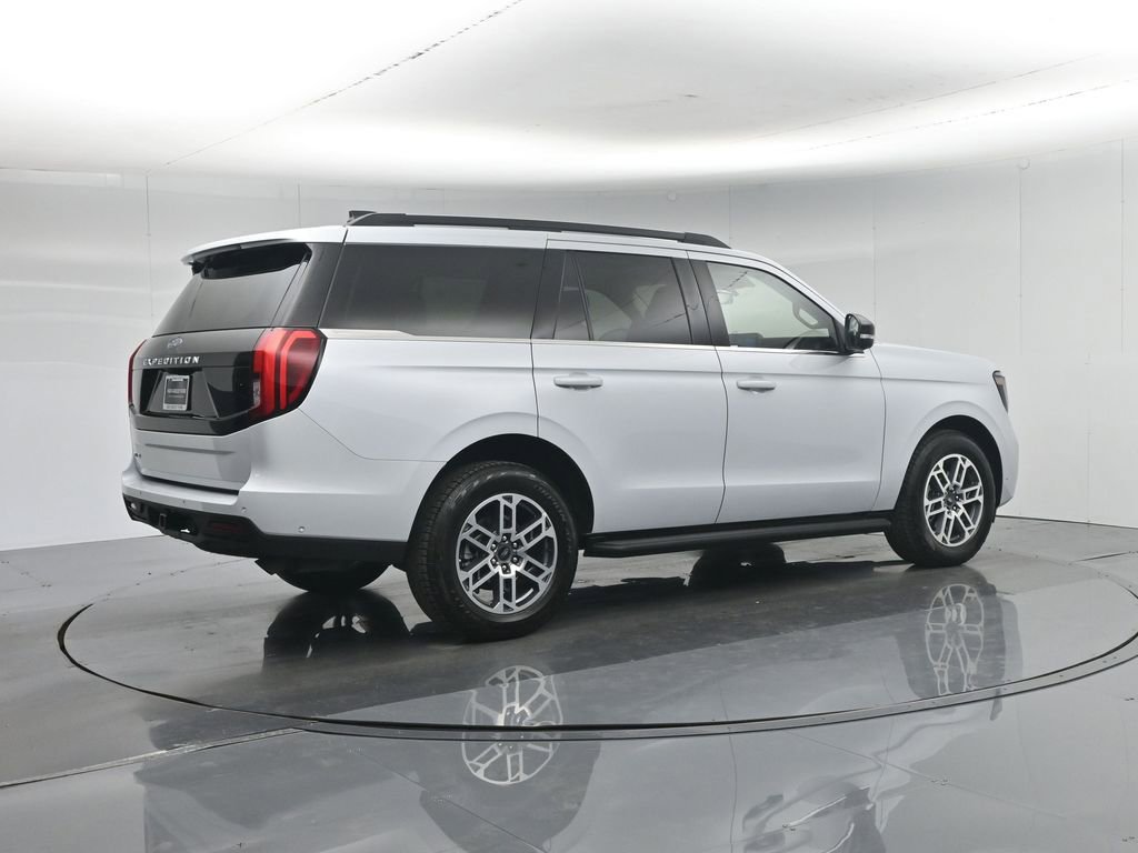 Used 2025 Ford Expedition Active AWD/4WD image 34
