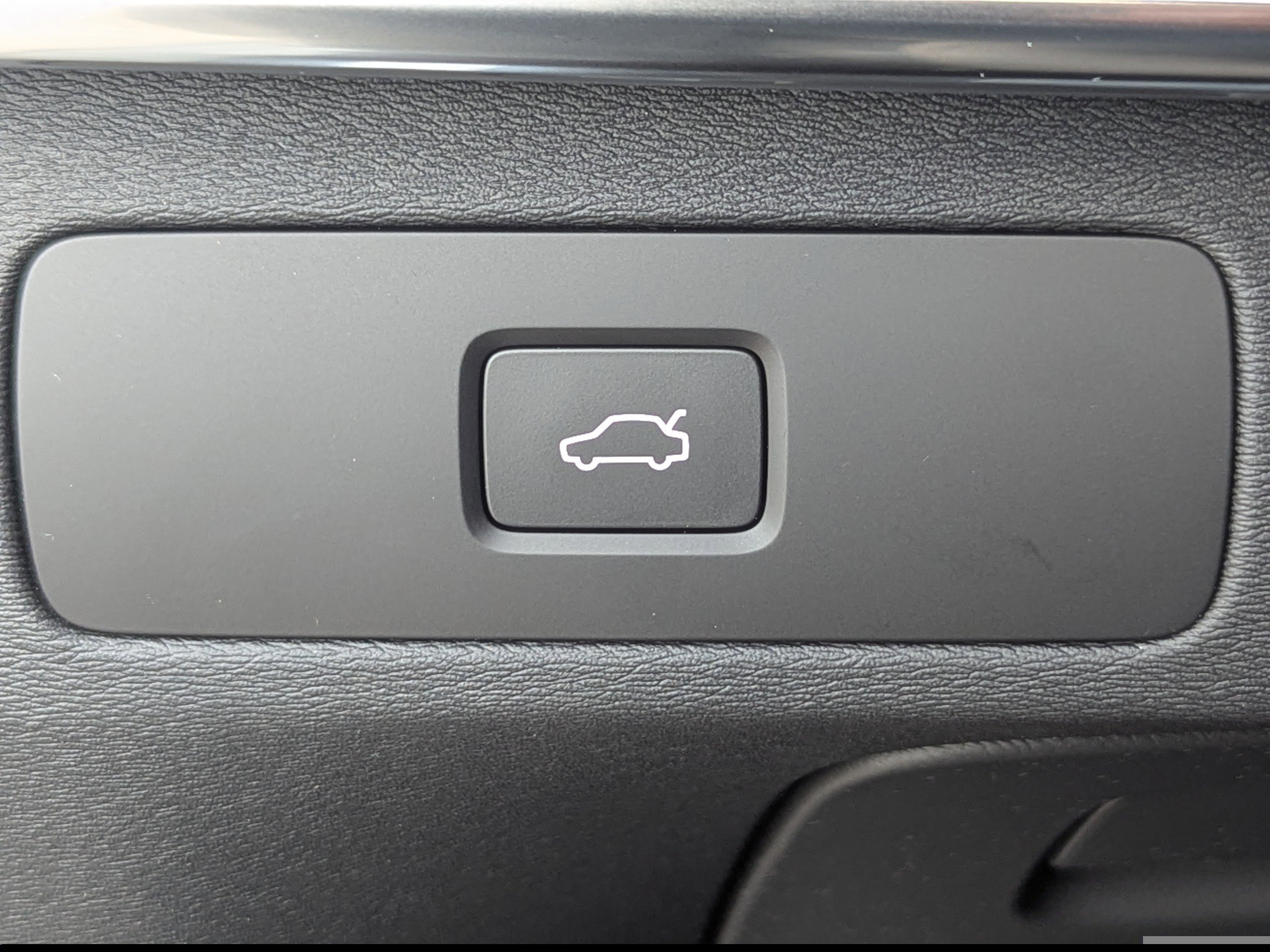 New 2026 Volvo XC90 B6 Ultra w/ Protection Package image 26