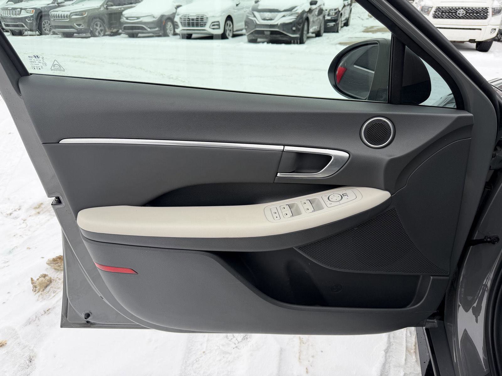 Used 2022 Hyundai Sonata SEL w/ Convenience Package image 7