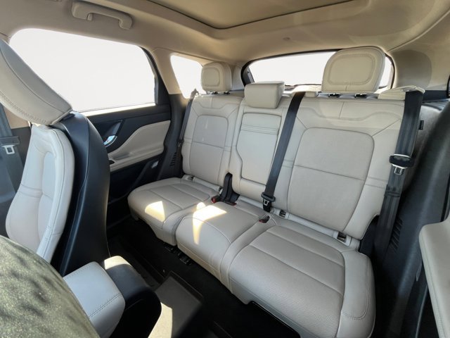 Used 2025 Lincoln Corsair Reserve image 16