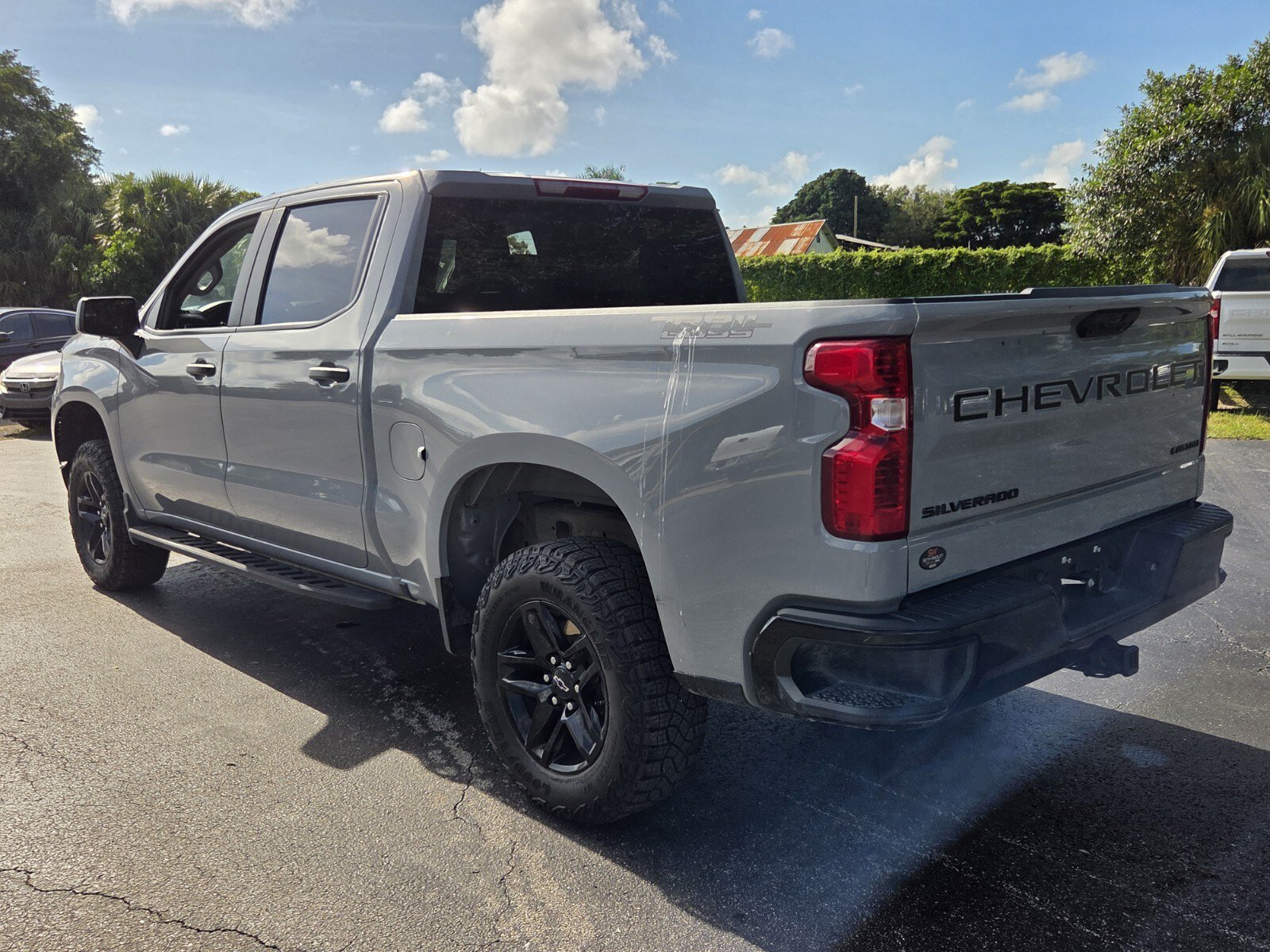 Used 2025 Chevrolet Silverado 1500 Custom Trail Boss w/ Dark Appearance Package AWD/4WD image 3