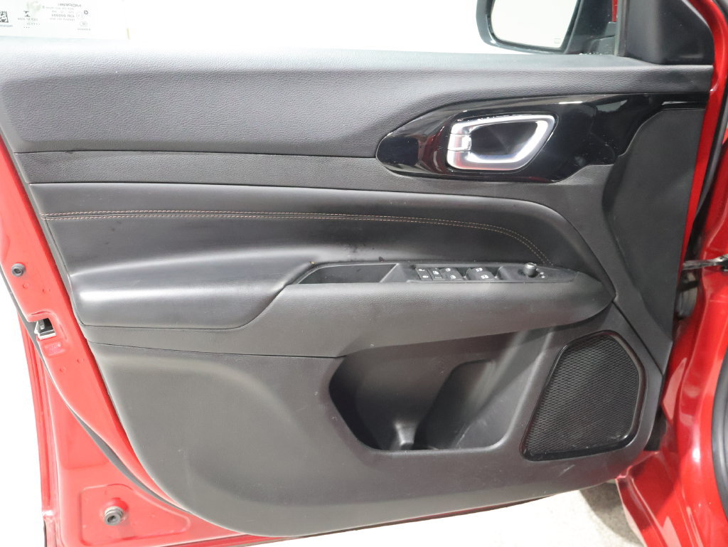 Used 2022 Jeep Compass Limited AWD/4WD image 13