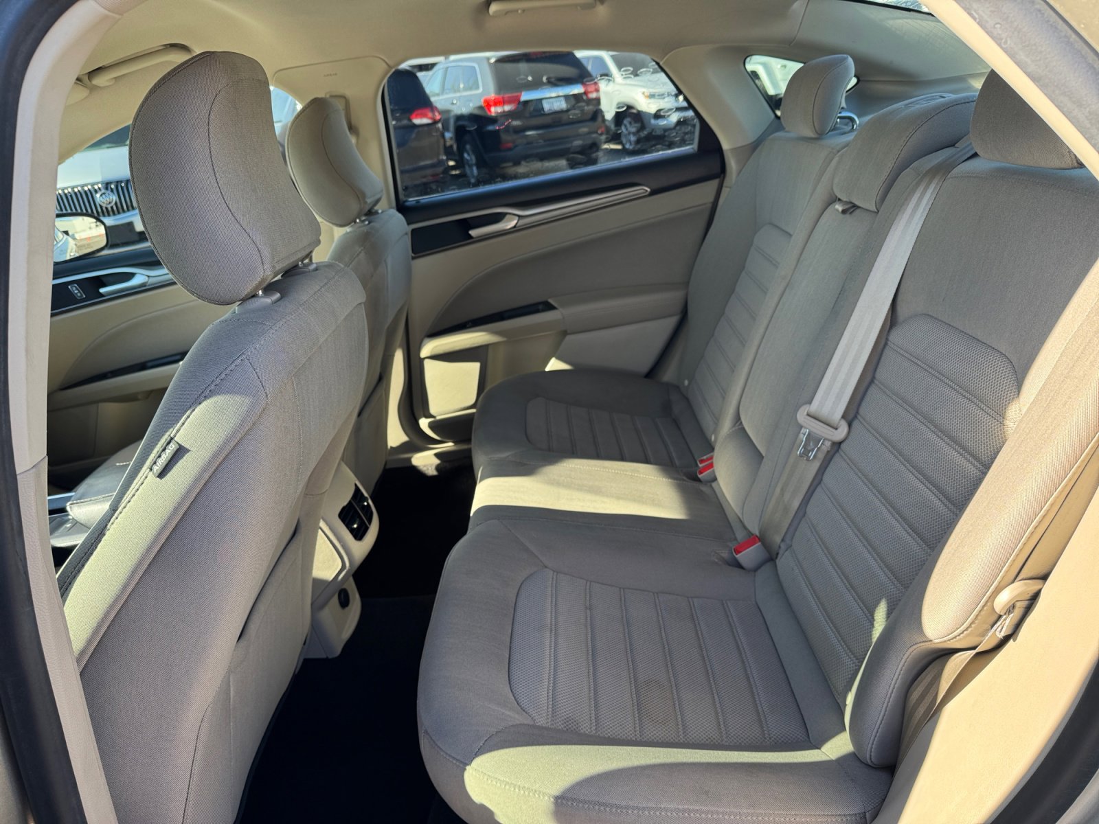 Used 2019 Ford Fusion SE image 26