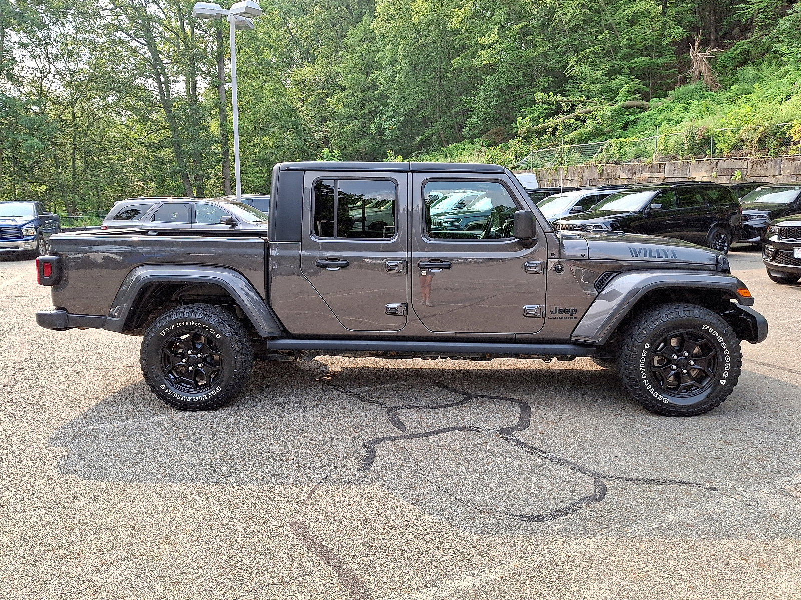 Certified 2021 Jeep Gladiator Willys image 8