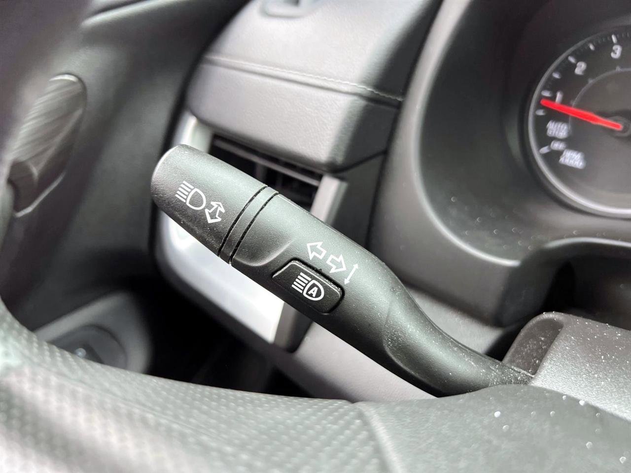 Used 2024 GMC Terrain SLE FWD image 29