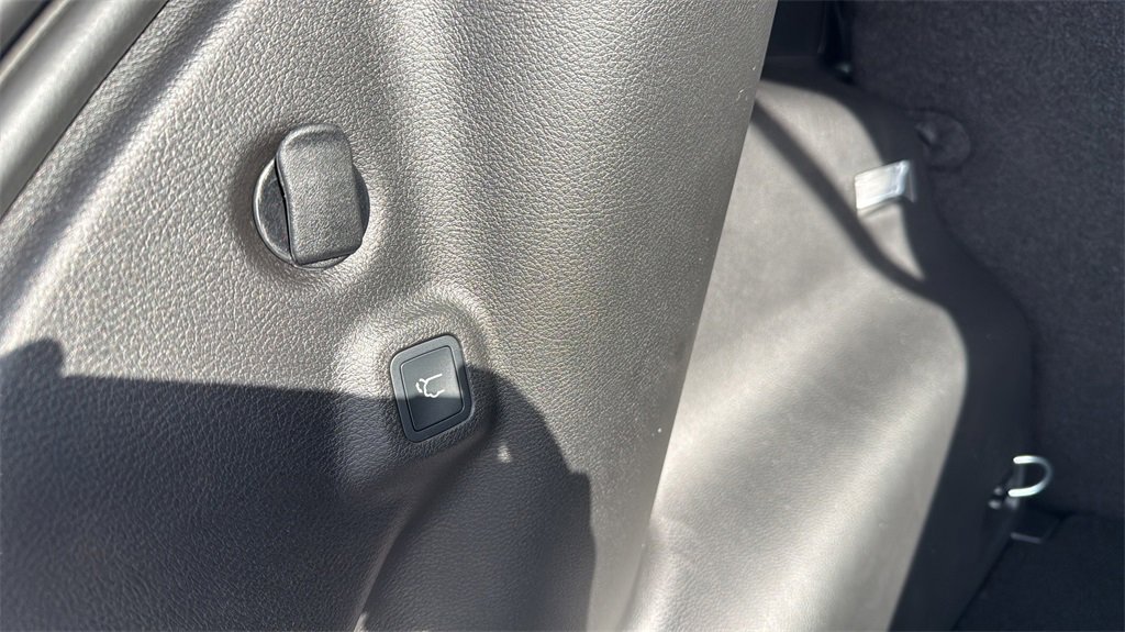 New 2026 Jeep Compass Limited image 18